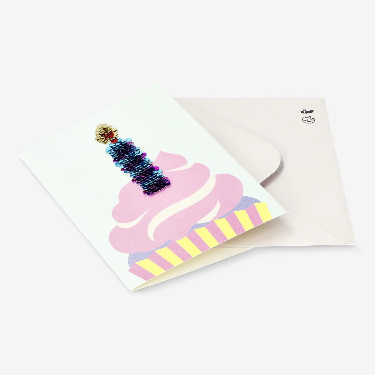 Card with cupcake and envelope - Image 3