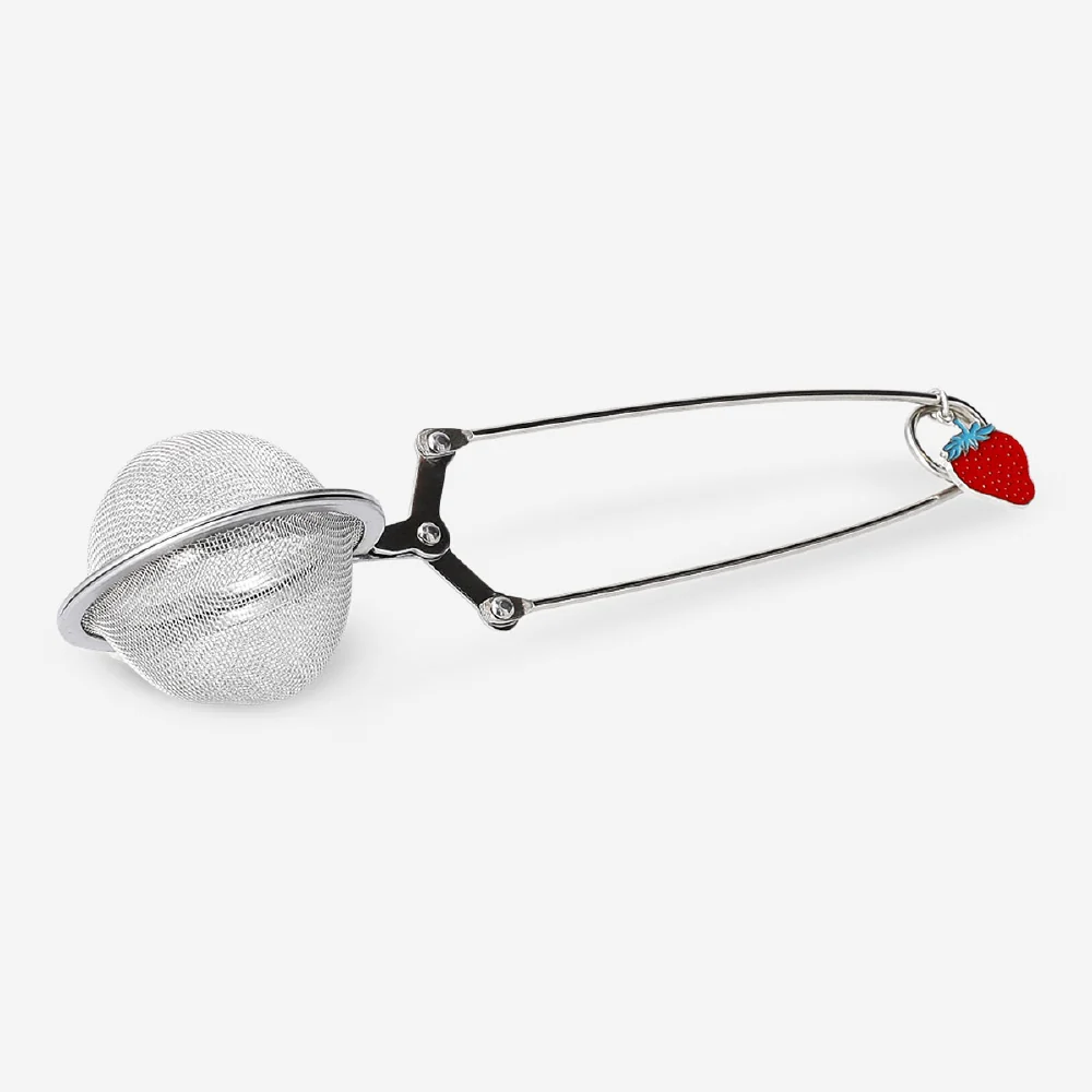 Metal tea strainer with strawberry charm - Image 2