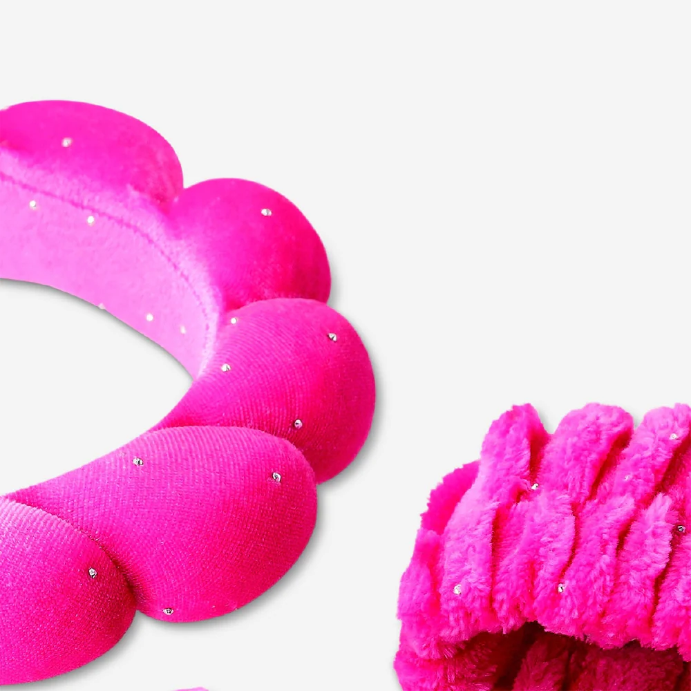 RuPaul's Drag Race x Flying Tiger Copenhagen - Pink hairband for face wash and wristbands - 3 pcs - Image 3