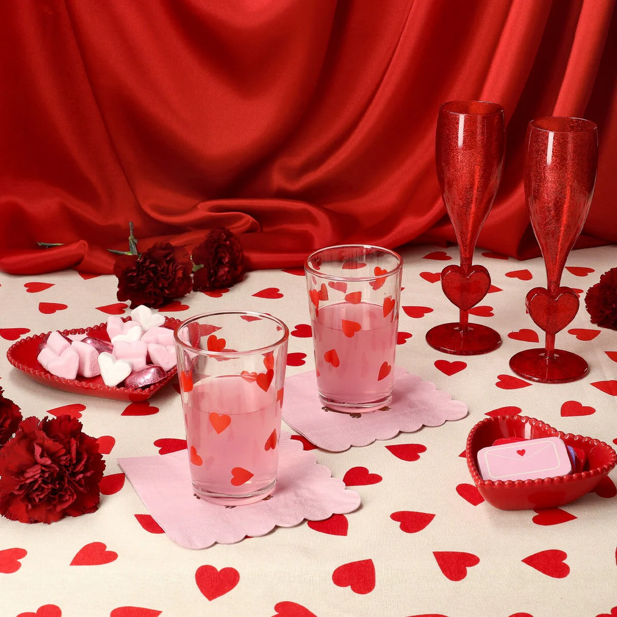 Tablecloth with red hearts - 140x220 cm - Image 3