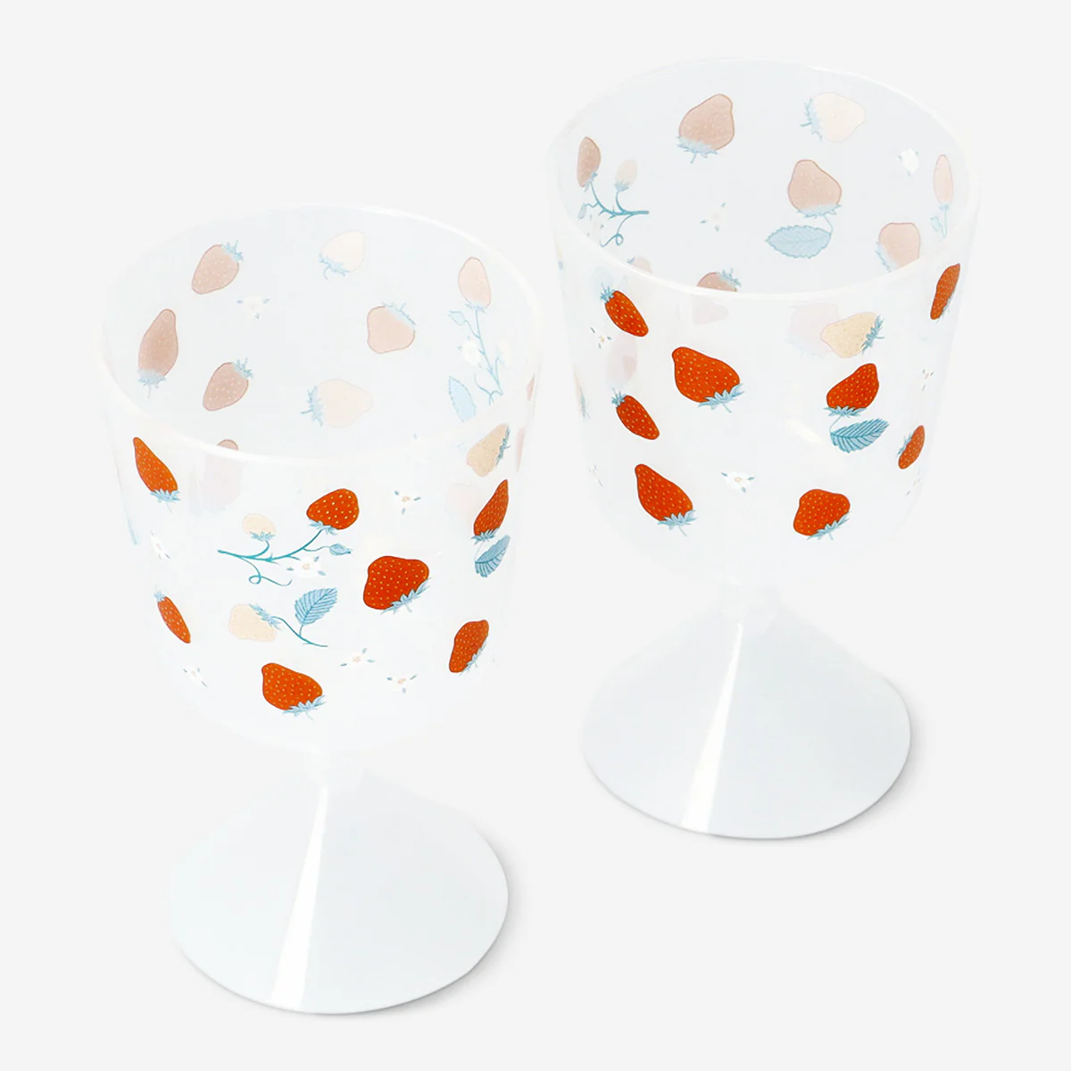 Wine glasses with strawberry print - 2 pcs - Image 2